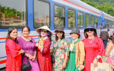 Tour Đà Nẵng Huế 1 ngày tàu hỏa ngắm Vịnh Lăng Cô